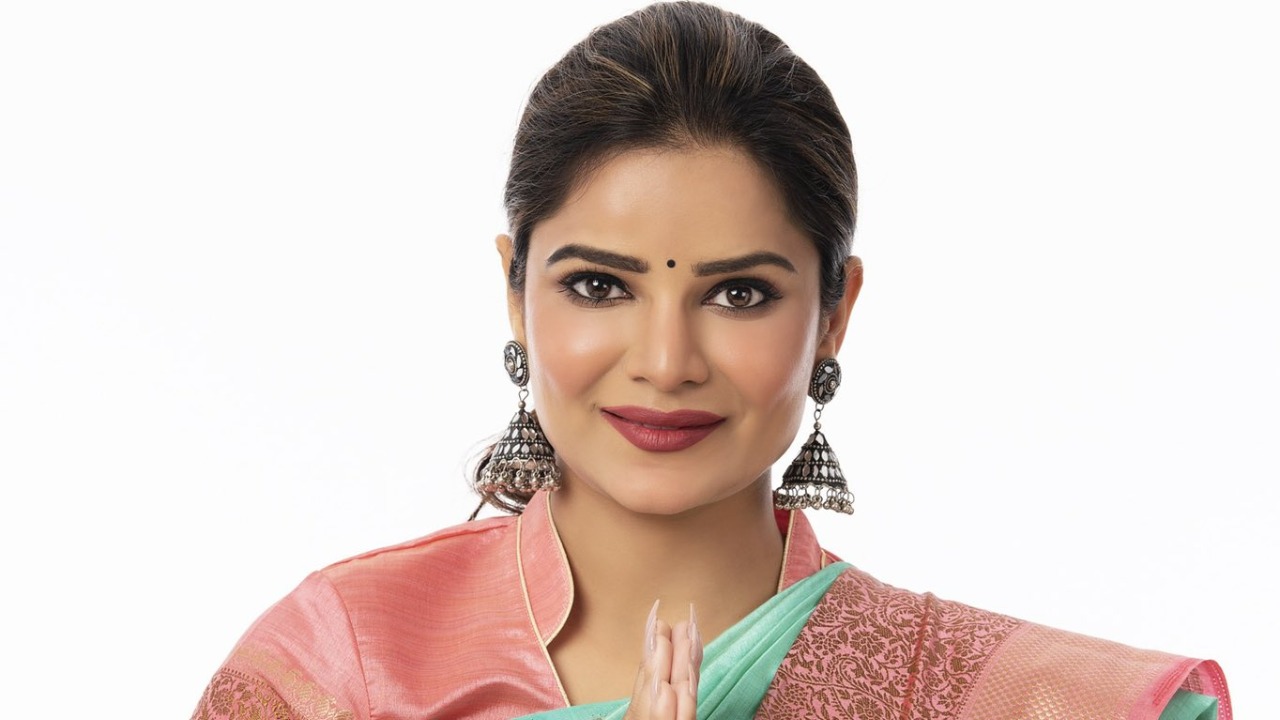Archana Gautam Biography in Hindi, Archana Gautam Photos, Archana Gautam Congress, Archana Gautam Great Grand Masti, Archana Gautam Meerut, Archana Gautam bikni, Archana Gautam Bikni Girl