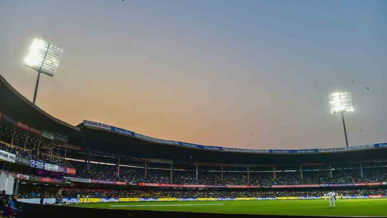 M Chinnaswamy Pitch Report, IPL Records, Capacity, Cricket Records